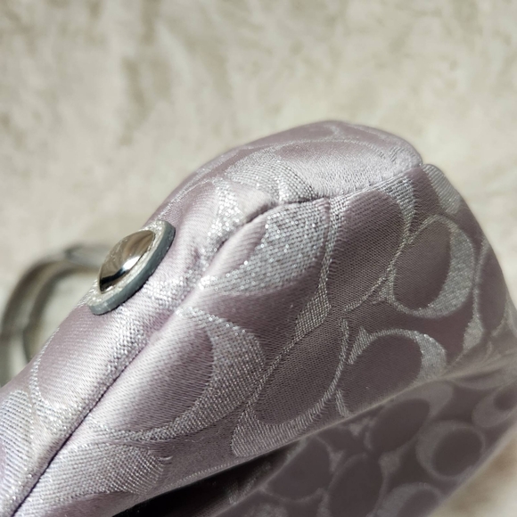 Vintage 2011 Coach Soho East West Signature Tote - Lilac & Metallic Silver - Picture 14 of 16